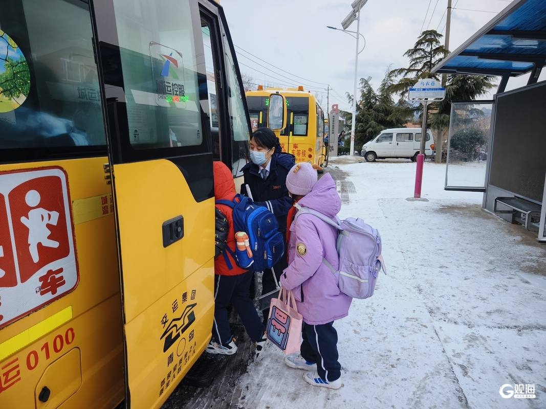 寒潮中的温暖守护者:青岛城运筑牢风雪出行安全线(图5)