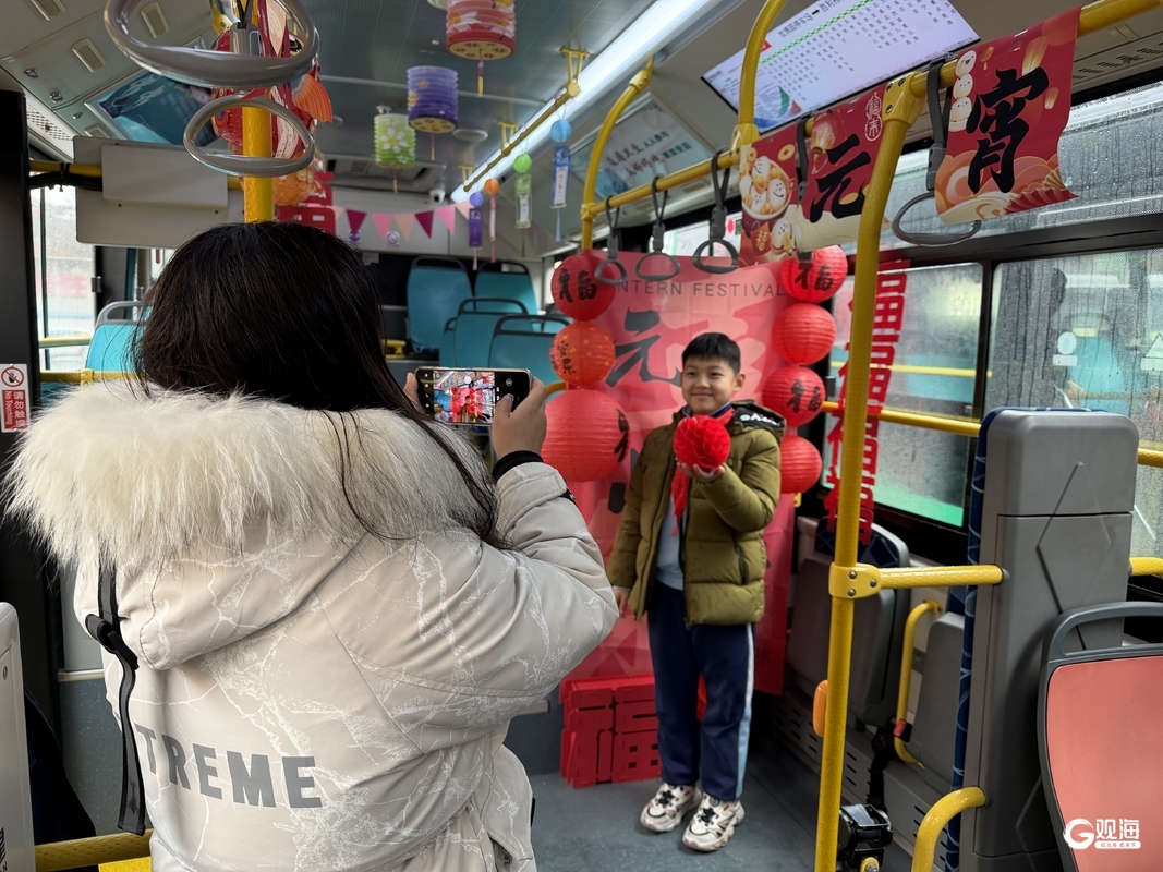 从“怀旧风”到“生肖韵”！青岛“十全十美巴”邀您共赴“元宵奇妙游”(图1)